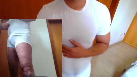 Snapshot of lovetobeseen1000 chatting on February 7, 1:53 pm Lovetobeseen online show from February 7, 1:53 pm