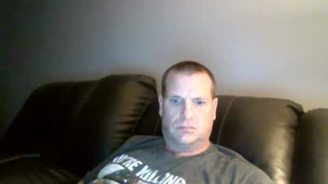 Snapshot of lovetocum37 chatting on December 12, 4:15 am lovetocum37 online show from December 12, 4:15 am