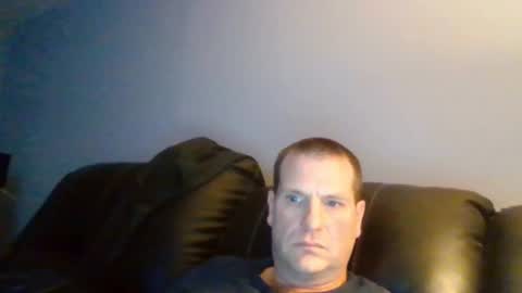 Snapshot of lovetocum37 chatting on February 5, 4:37 am lovetocum37 online show from February 5, 4:37 am