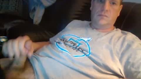 Snapshot of lovetocum37 chatting on February 26, 4:14 am lovetocum37 online show from February 26, 4:14 am