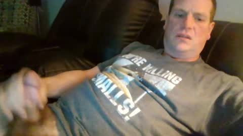 Snapshot of lovetocum37 chatting on March 24, 2:38 am lovetocum37 online show from March 24, 2:38 am