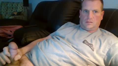 Snapshot of lovetocum37 chatting on April 13, 1:11 am lovetocum37 online show from April 13, 1:11 am
