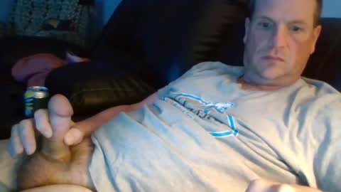 Snapshot of lovetocum37 chatting on April 20, 1:08 am lovetocum37 online show from April 20, 1:08 am