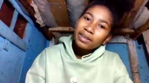 loveyou751 online show from April 16, 4:35 am