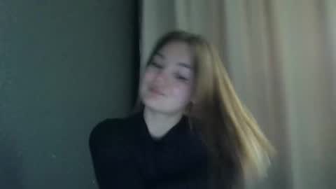 Snapshot of loviesimone chatting on October 8, 9:18 am loviesimone online show from October 8, 9:18 am