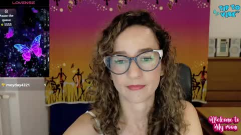 loving  online show from April 17, 7:55 am