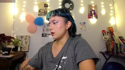 loving_alma online show from December 21, 1:57 am