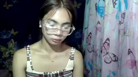 Snapshot of loving_rhean chatting on June 19, 12:20 pm loving_rhean online show from June 19, 12:20 pm