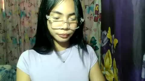Snapshot of loving_rhean chatting on July 1, 12:45 am loving_rhean online show from July 1, 12:45 am