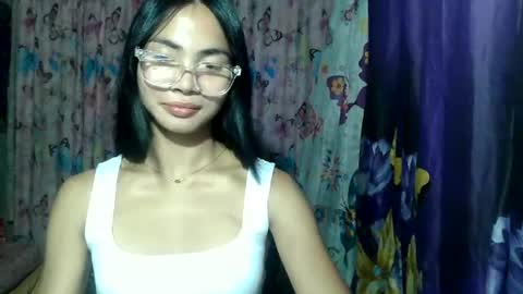 Snapshot of loving_rhean chatting on July 6, 12:35 pm loving_rhean online show from July 6, 12:35 pm