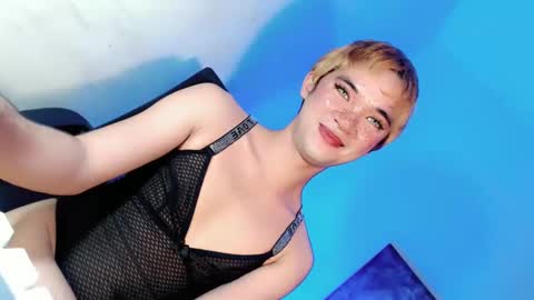 Snapshot of lovingmonaru969 chatting on December 15, 5:31 pm Lovingmonaru969 online show from December 15, 5:31 pm