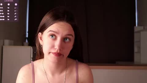 Snapshot of lowmenow chatting on April 27, 12:03 pm Amelia online show from April 27, 12:03 pm