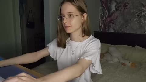 Snapshot of lowress chatting on March 10, 5:29 pm Karmell online show from March 10, 5:29 pm