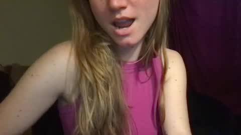 Snapshot of lozivelle chatting on September 15, 5:24 pm lozivelle online show from September 15, 5:24 pm