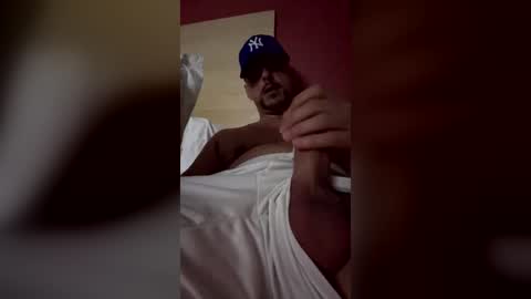 Snapshot of lpolo22 chatting on July 28, 11:15 pm Sexy Hot Hairy Man online show from July 28, 11:15 pm