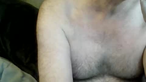 Snapshot of lu485947452685193669 chatting on April 6, 8:32 pm lu485947452685193669 online show from April 6, 8:32 pm