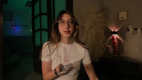 Snapshot of lua_ferch_ chatting on January 8, 12:26 pm ---Goys incredible photographs online show from January 8, 12:26 pm