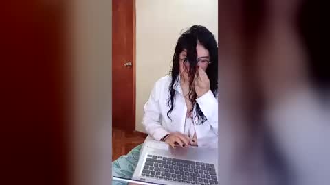 Snapshot of luana363 chatting on June 21, 8:33 pm luana363 online show from June 21, 8:33 pm