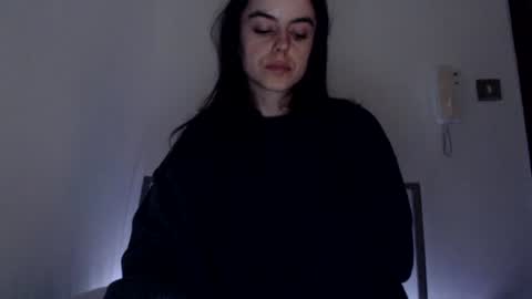 luana online show from December 5, 1:36 am