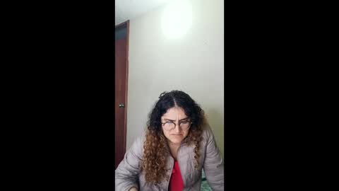 Snapshot of luana_winner chatting on April 23, 5:52 am luana_winner online show from April 23, 5:52 am