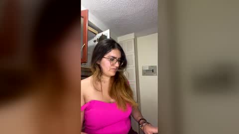 Snapshot of luana_winner chatting on May 3, 5:02 am luana_winner online show from May 3, 5:02 am