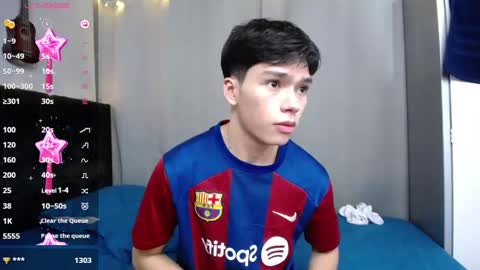 lUAN online show from December 12, 2:33 pm