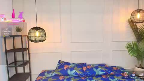 lUAN online show from October 12, 8:08 pm