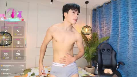 lUAN online show from October 20, 7:36 pm