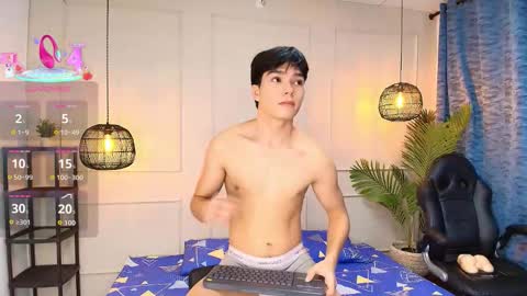 lUAN online show from November 1, 8:11 pm