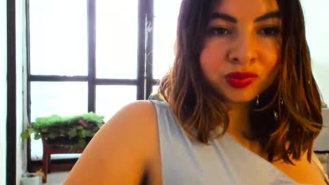 luara__01__lecat_1 online show from November 20, 5:34 pm