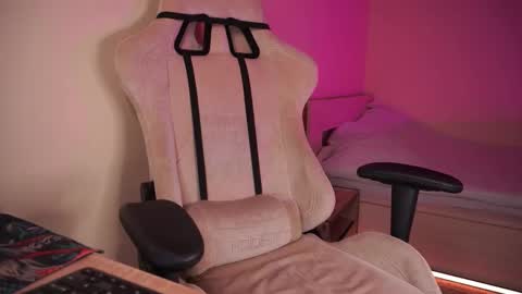 Luba online show from November 4, 6:51 pm