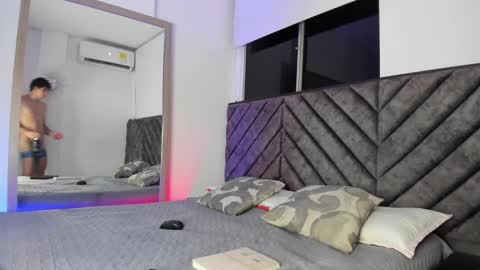 Luca Ferrer online show from January 12, 3:07 am