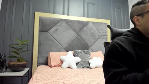 luca_morettii online show from November 30, 12:42 pm