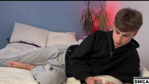 lucacharm online show from April 3, 3:48 am