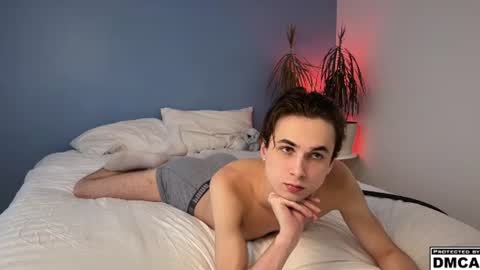 Snapshot of lucacharm chatting on August 6, 3:36 pm lucacharm online show from August 6, 3:36 pm
