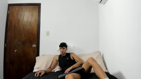 lucacosta19 online show from February 19, 5:09 pm