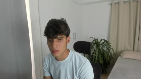 lucacosta19 online show from May 6, 9:20 pm