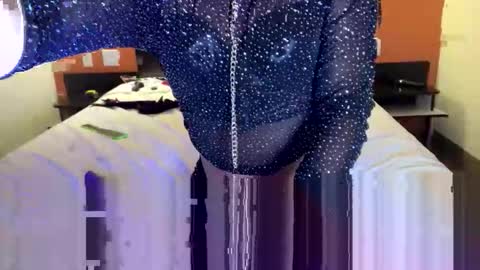 Snapshot of lucalongdick chatting on May 7, 9:25 am lucalongdick online show from May 7, 9:25 am