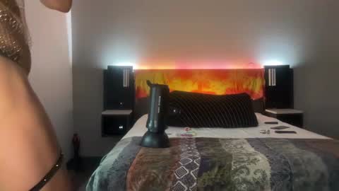 Snapshot of lucalongdick chatting on July 10, 3:22 am lucalongdick online show from July 10, 3:22 am