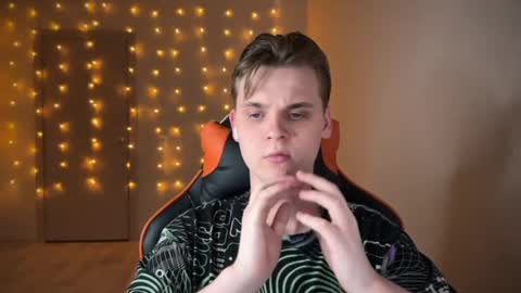 Lucas Gill online show from January 9, 3:15 am