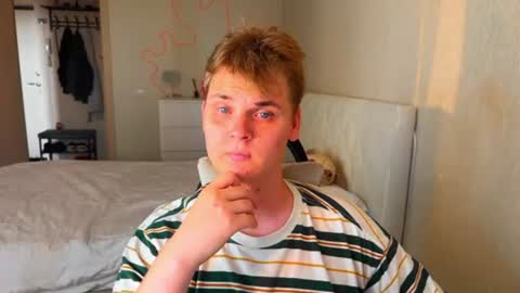 Snapshot of lucas_dany chatting on July 23, 3:10 pm Lucas Gill online show from July 23, 3:10 pm