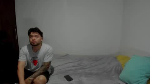 lucas_estrada1 online show from April 3, 3:37 am