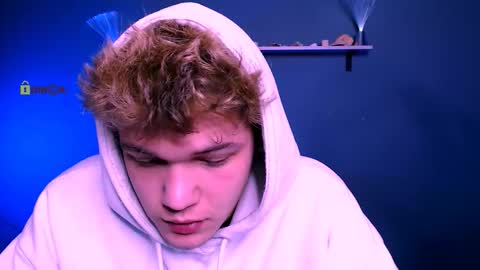 lucas_long_ online show from December 16, 9:58 am