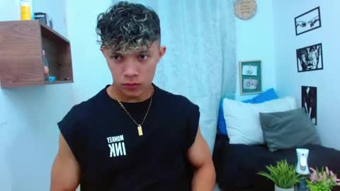 Snapshot of lucas_luxx1 chatting on January 19, 12:53 pm Lucas Luxx online show from January 19, 12:53 pm