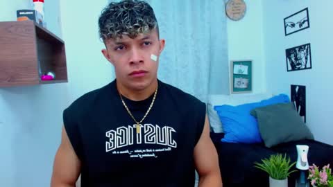 Snapshot of lucas_luxx1 chatting on February 4, 12:22 pm Lucas Luxx online show from February 4, 12:22 pm