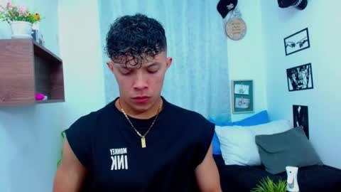 Snapshot of lucas_luxx1 chatting on February 9, 12:53 pm Lucas Luxx online show from February 9, 12:53 pm