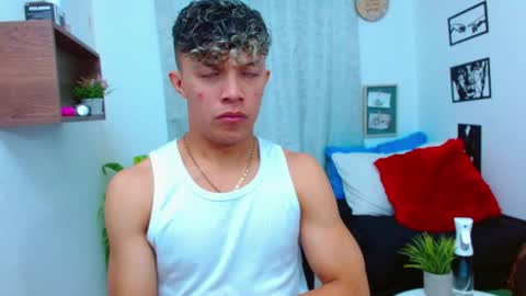 Snapshot of lucas_luxx1 chatting on February 13, 1:51 pm Lucas Luxx online show from February 13, 1:51 pm