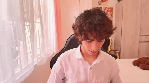 lucas_xo online show from October 15, 8:42 pm
