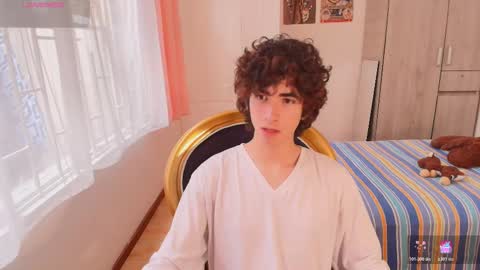 lucas_xo online show from November 12, 4:29 pm