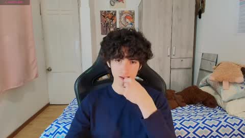 lucas_xo online show from April 7, 3:29 am